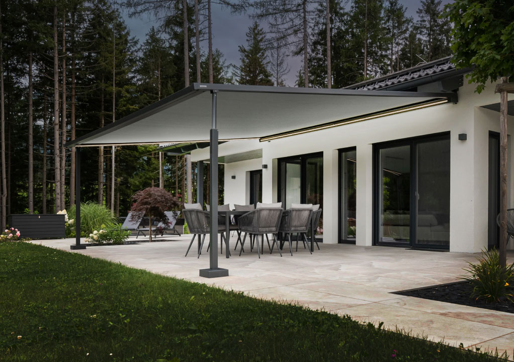 Markilux Pergola Style bungalow installation at night